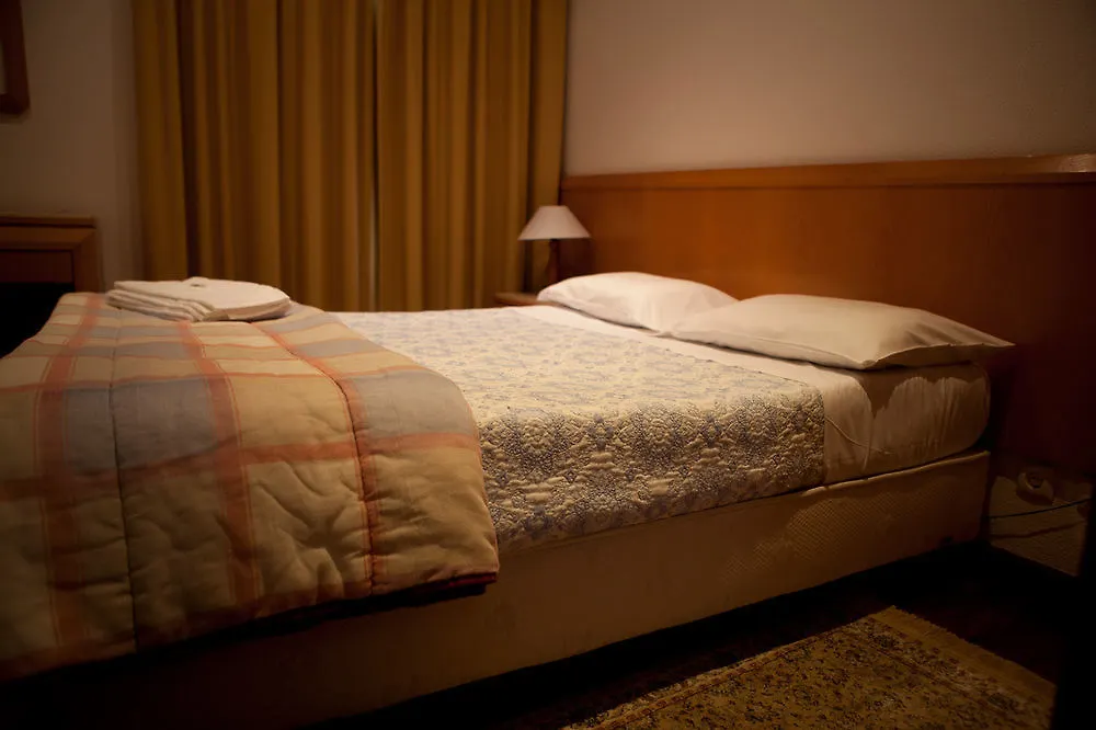 **  Hotel Portuense Lisboa Portogallo